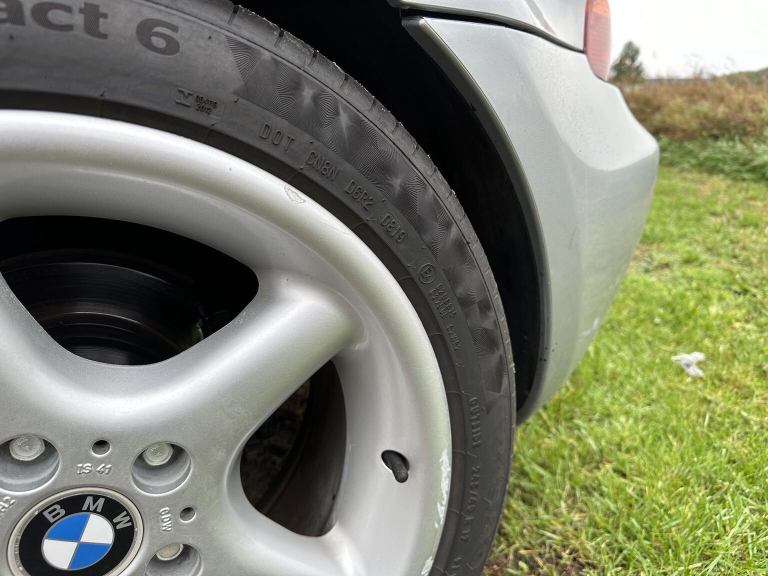 Exterior image of 1997 BMW Z3 2.8 Roadster