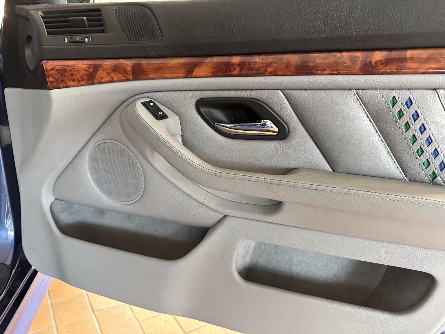 Innenraumfoto von 2002 ALPINA B10 V8S