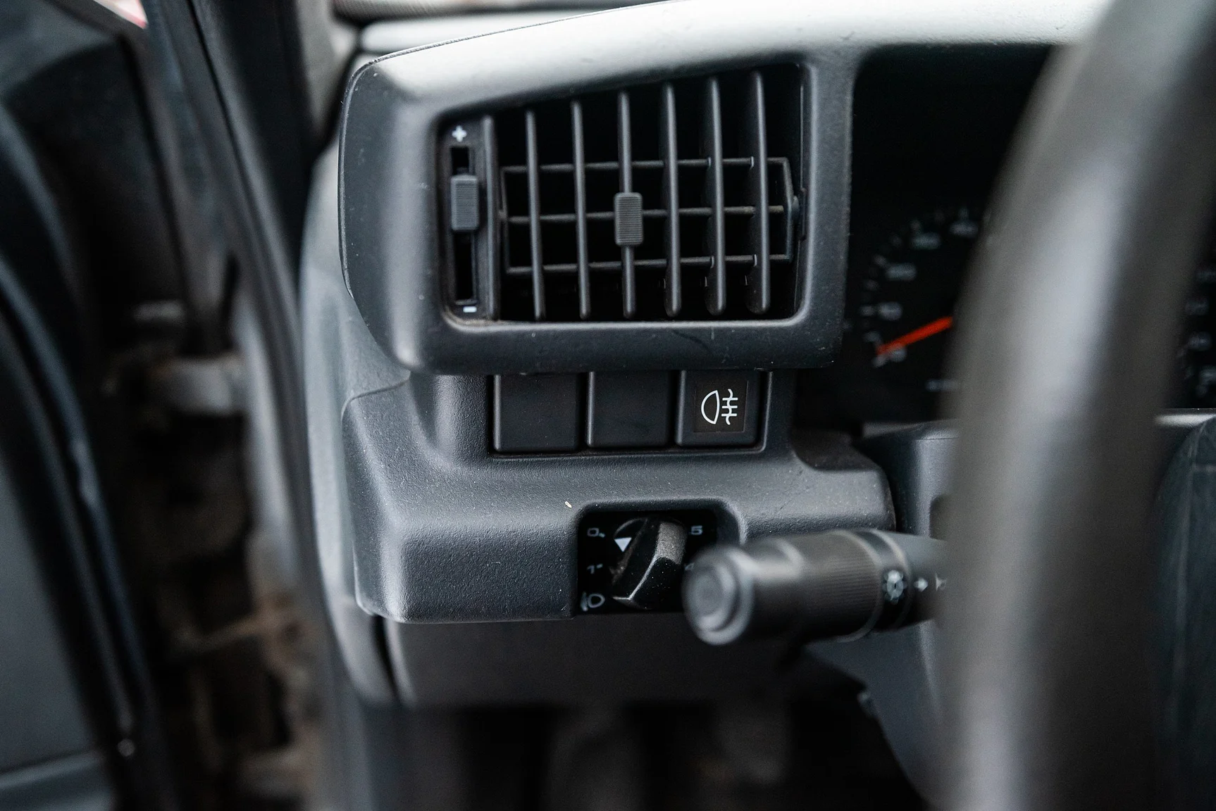 Interior image of 1991 Peugeot 405 Break SRI (40)