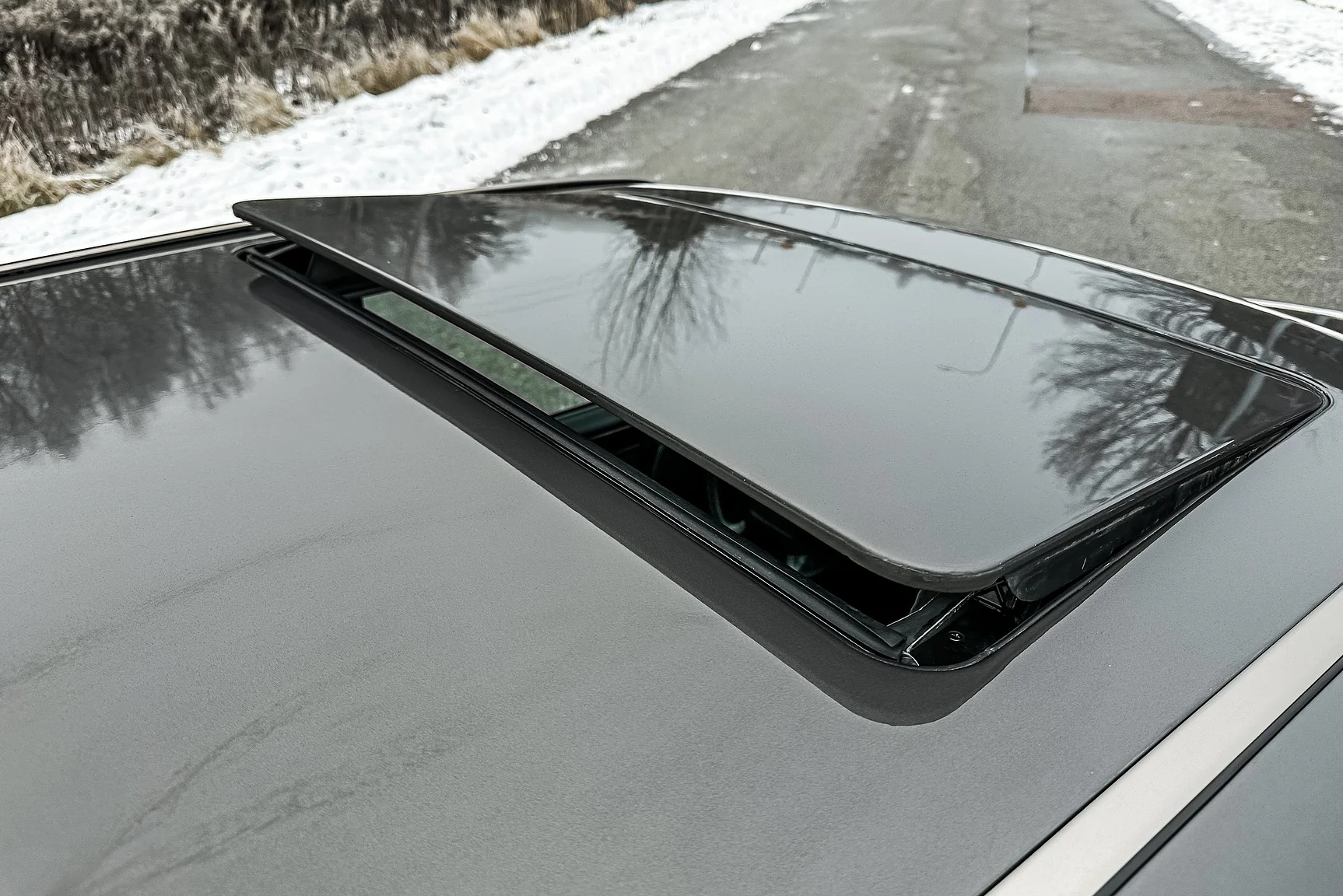 Exterior image of 1993 Mercedes-Benz E 320 "AMG" (57)