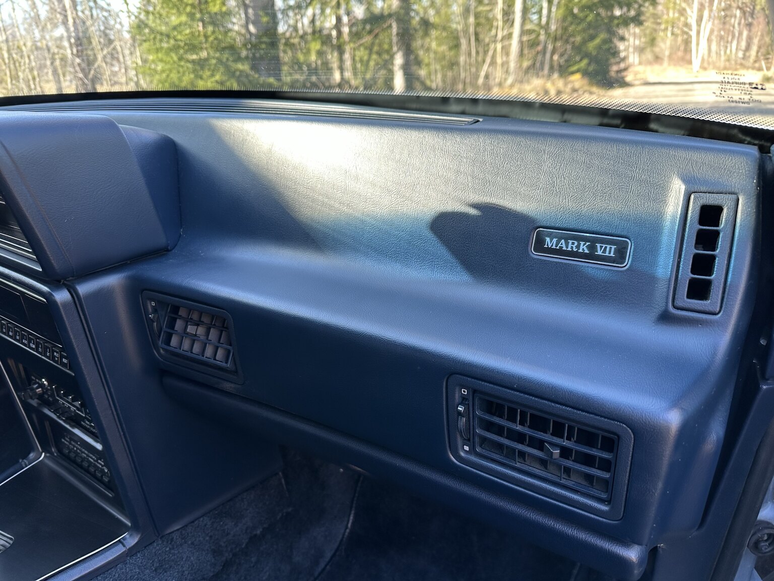 Innenraumfoto von 1987 Lincoln Mark VII LSC