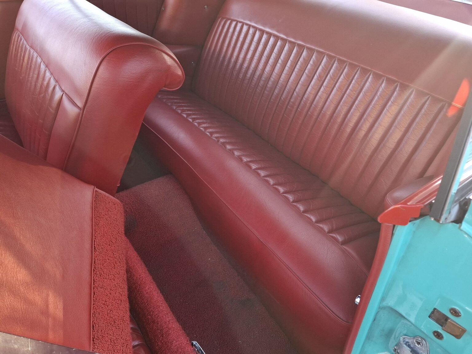 Interior image of 1961 Chrysler Newport Cabriolet