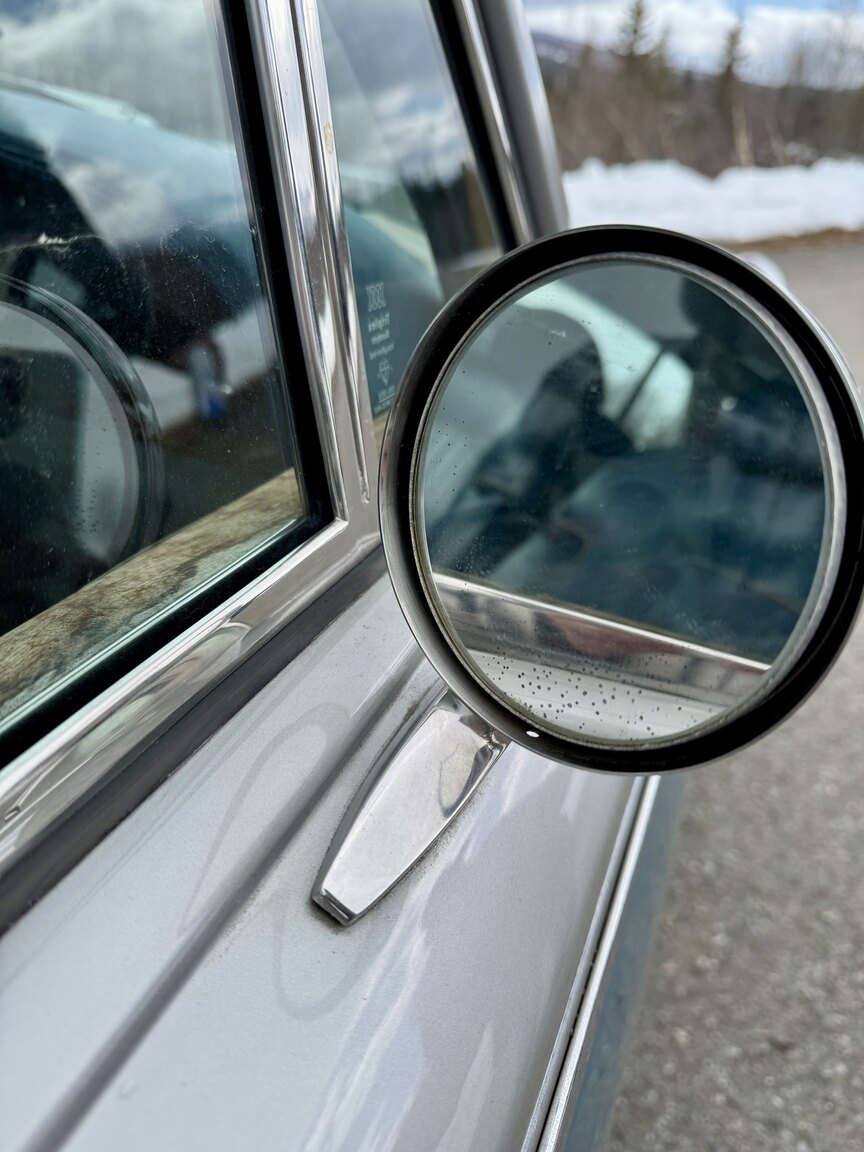 Exterior image of 1976 Rolls-Royce Silver Shadow