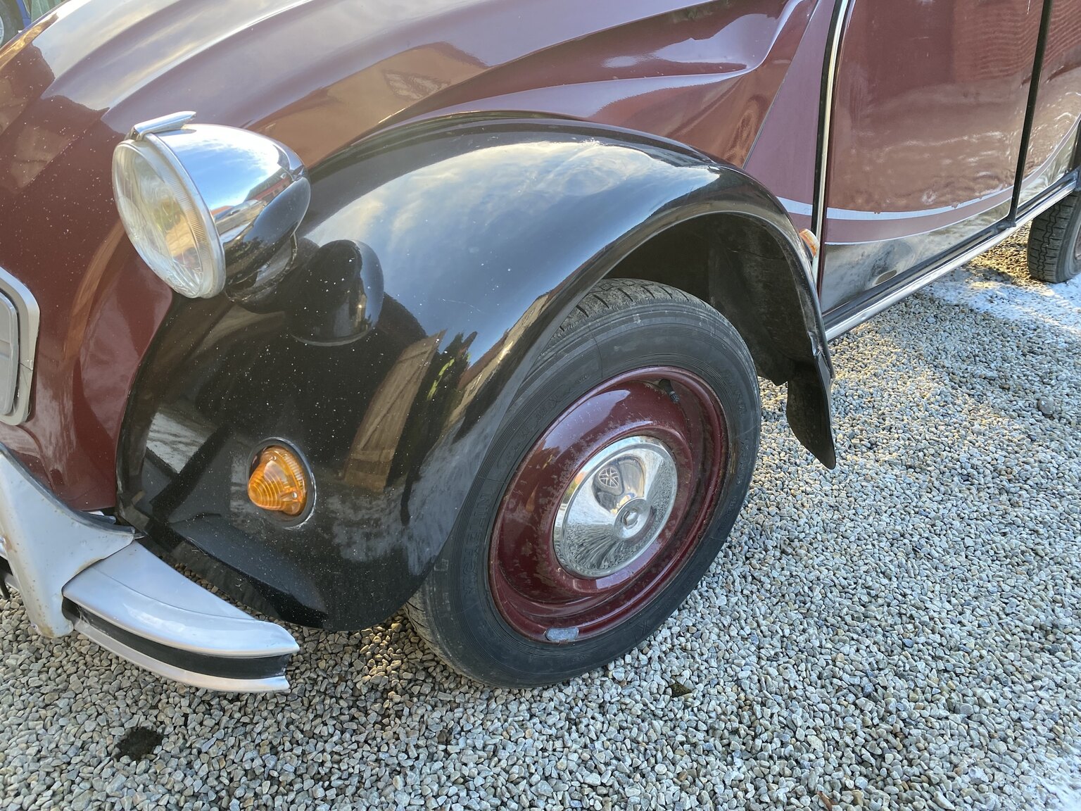 Exterior image of 1986 Citroën 2CV6 Charleston