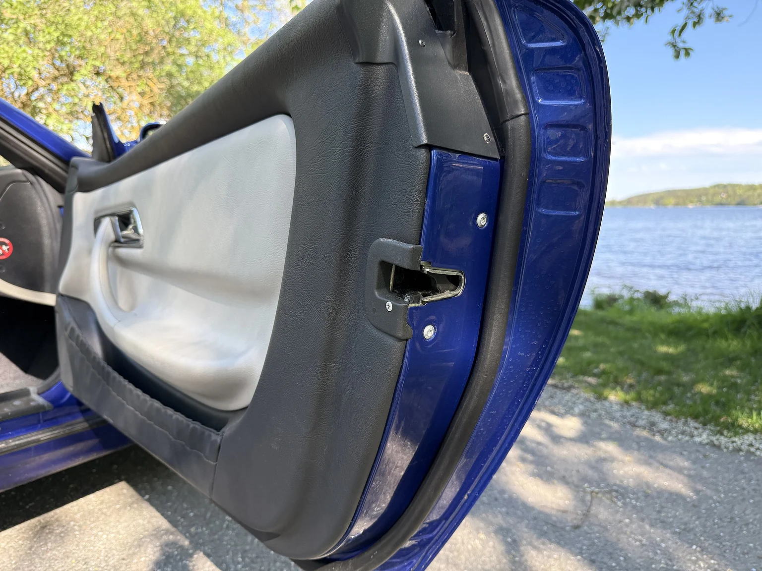 Interior image of 1997 Mercedes-Benz 230 SLK (45)