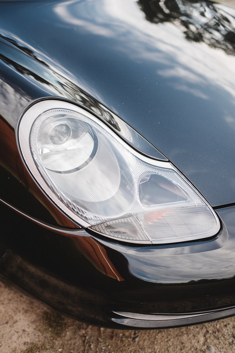 Exterior image of 1998 Porsche 996 Carrera 