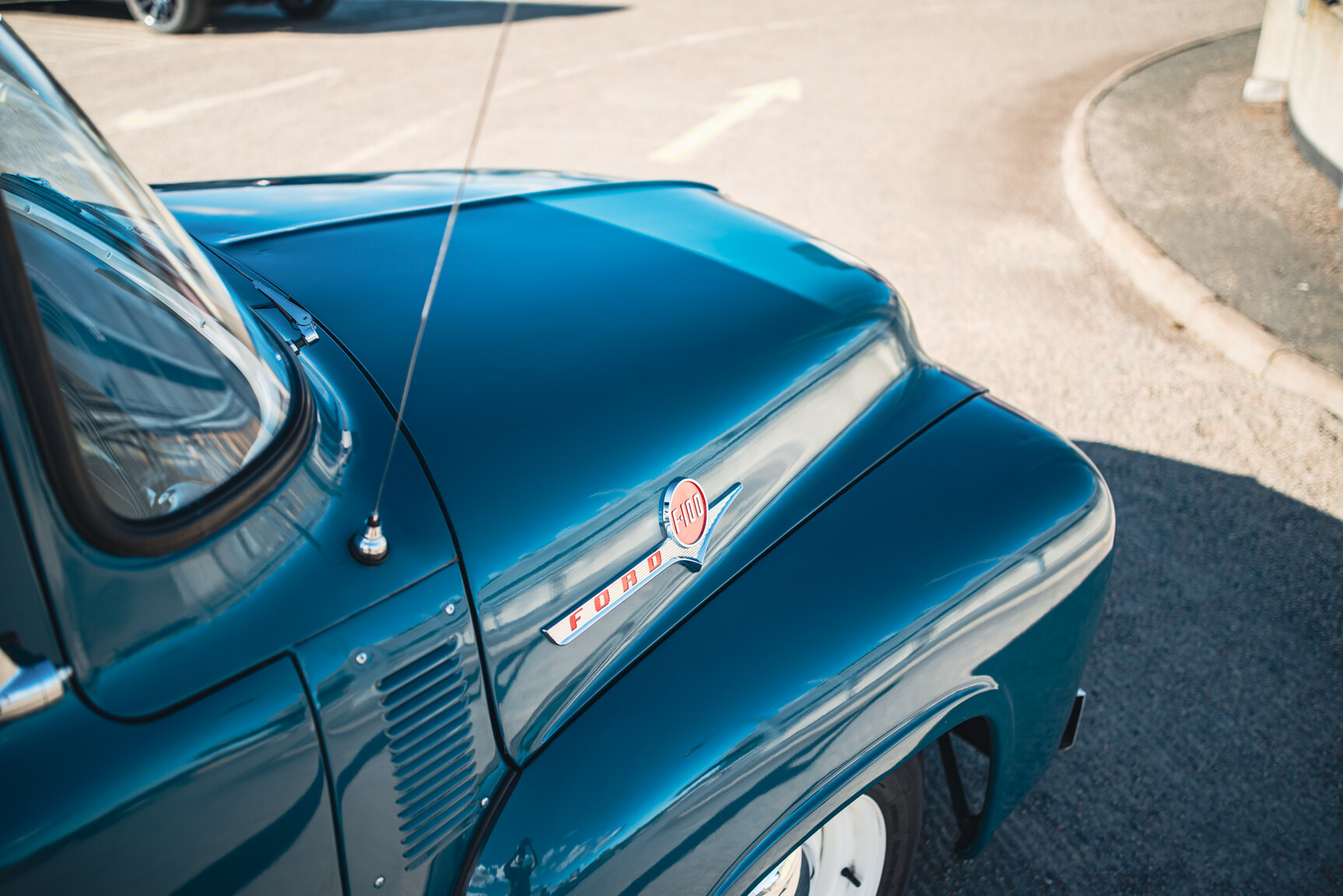 Aussenfoto 1956 FORD F100 Electric