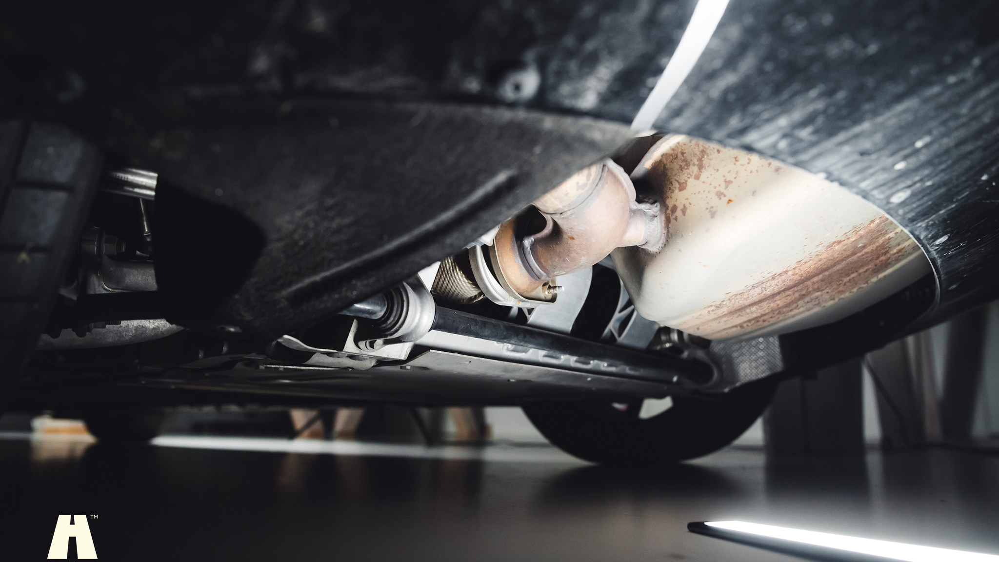 Image of 2019 Aston Martin DB11 AMR (36) mechanics