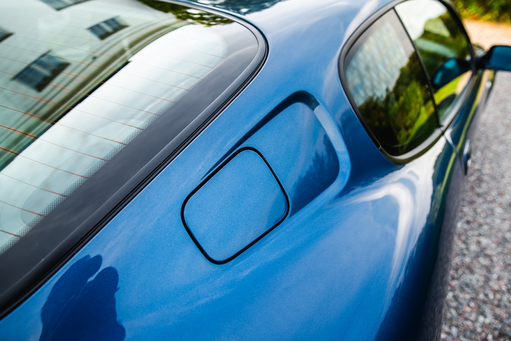 Exterior image of 2000 Maserati 3200 GT