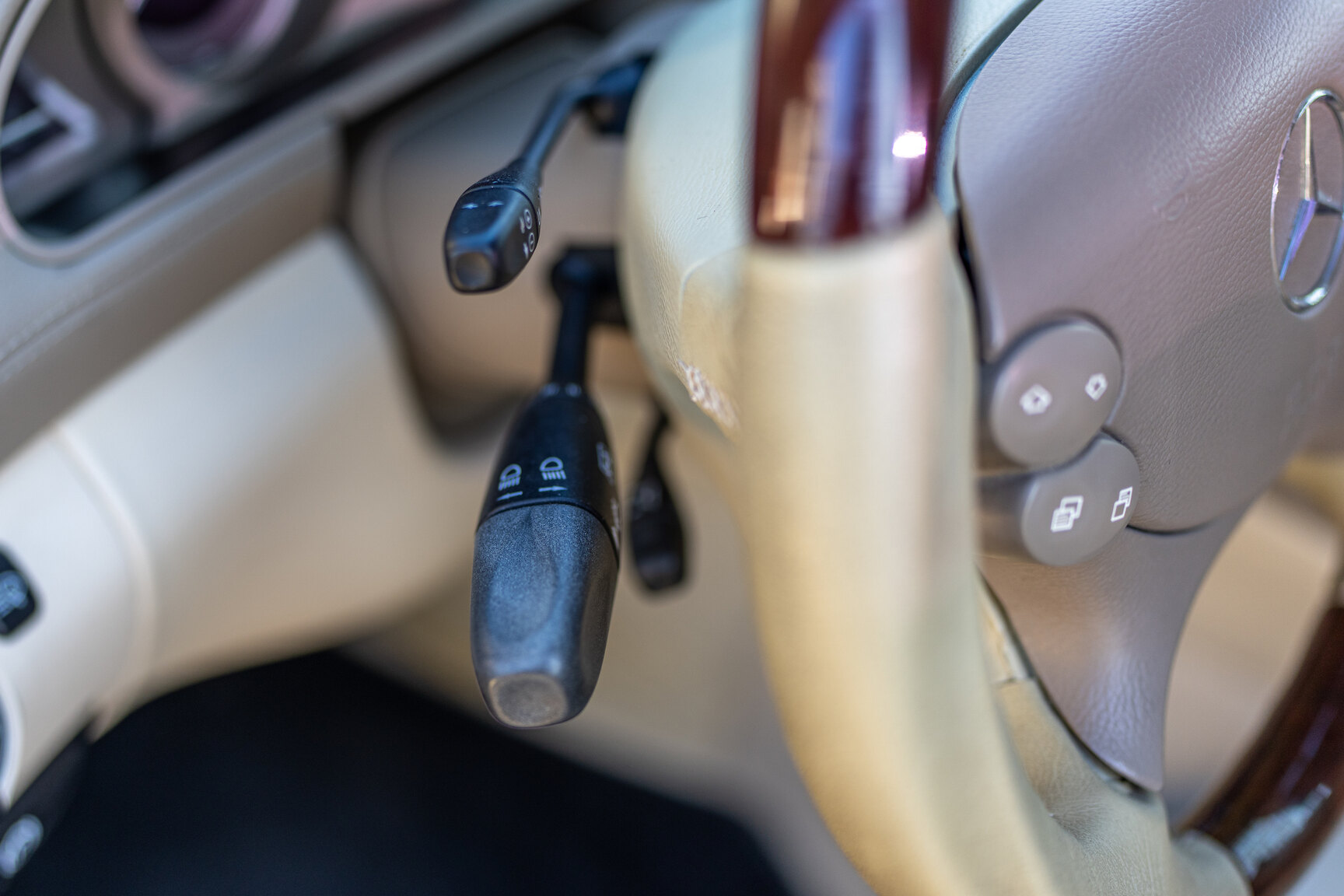 Innenraumfoto von 2002 Mercedes-Benz SL 500