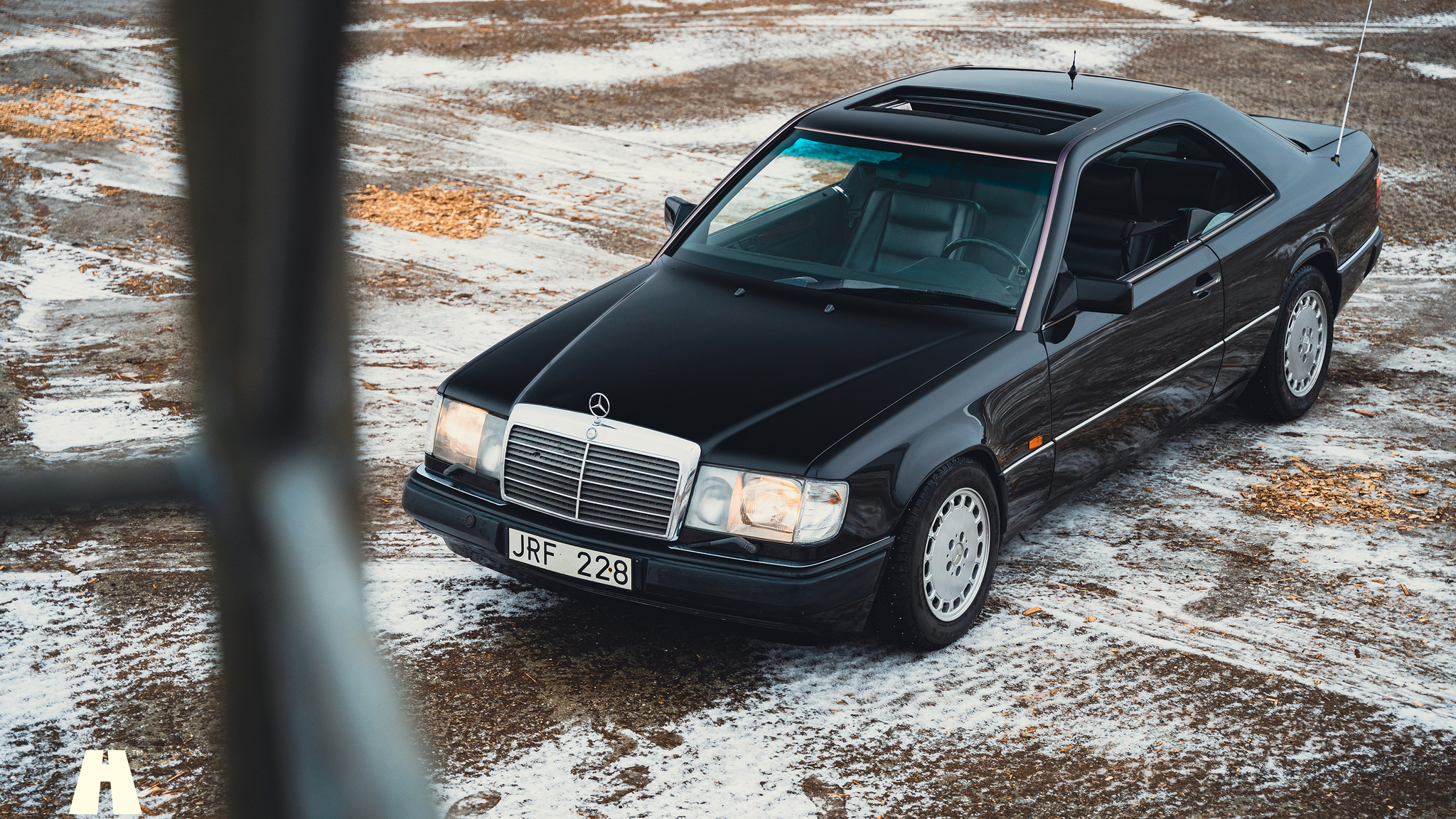 Exteriörbild på 1990 Mercedes 300 CE-24