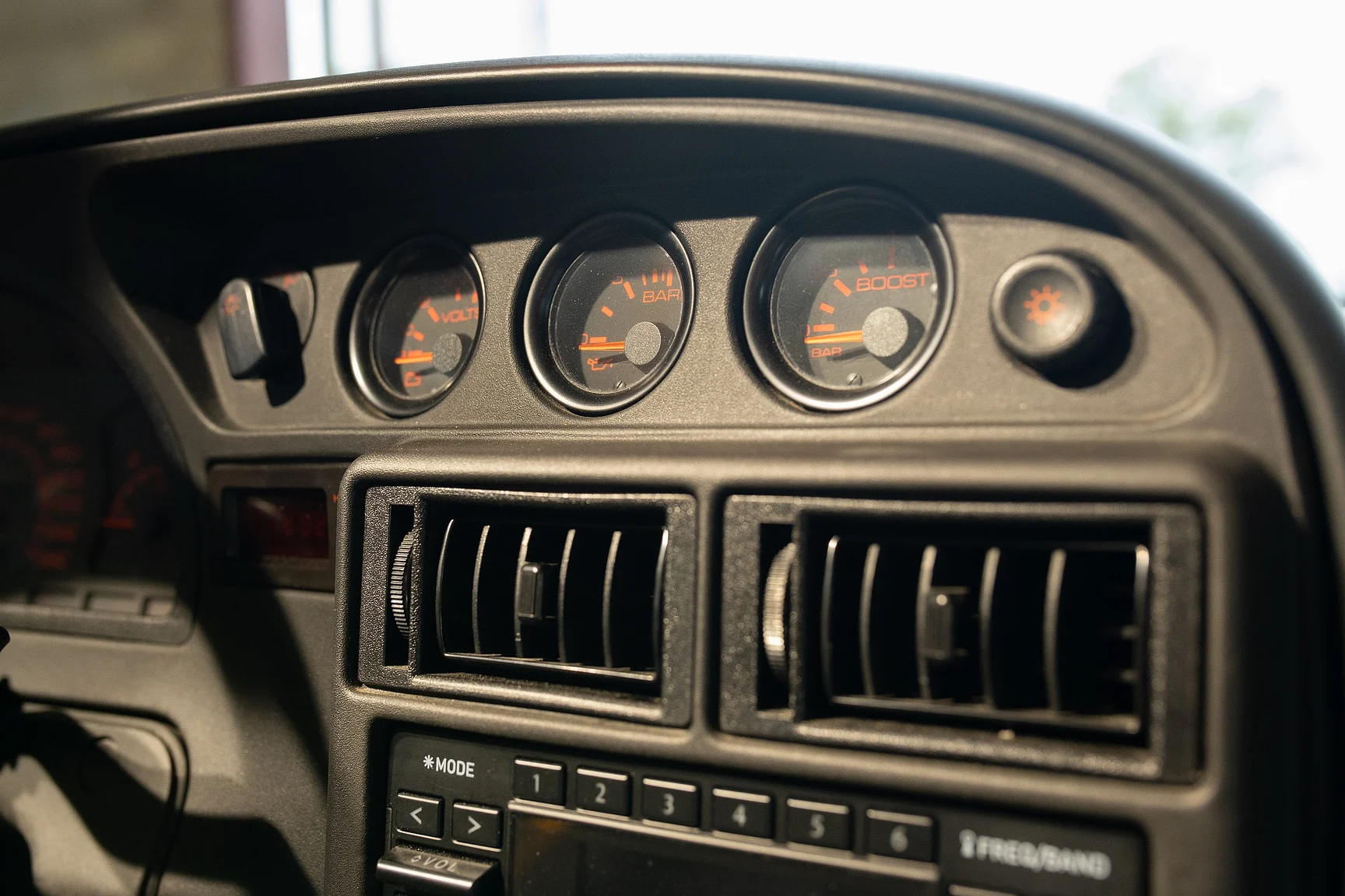 Innenraumfoto von 1995 Lotus Elan Roadster (30)