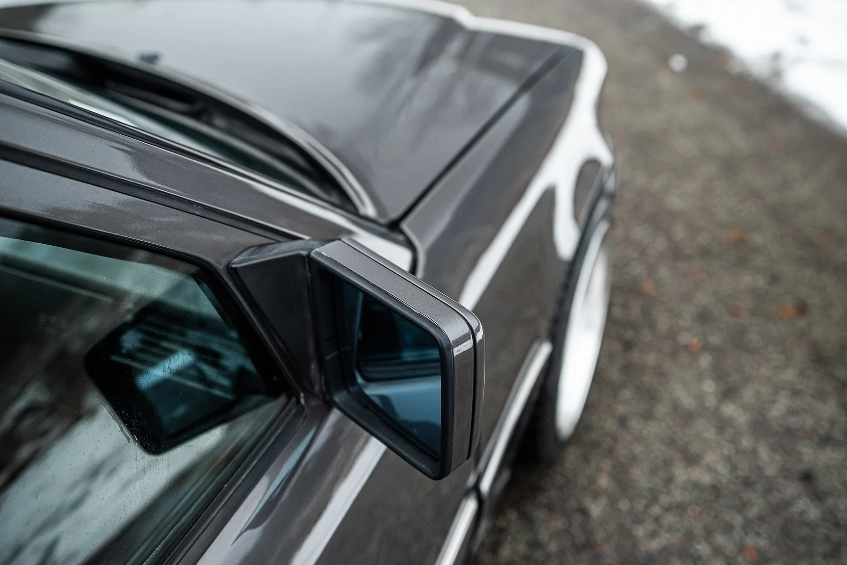 Exterior image of 1993 Mercedes-Benz E 320 "AMG" (40)