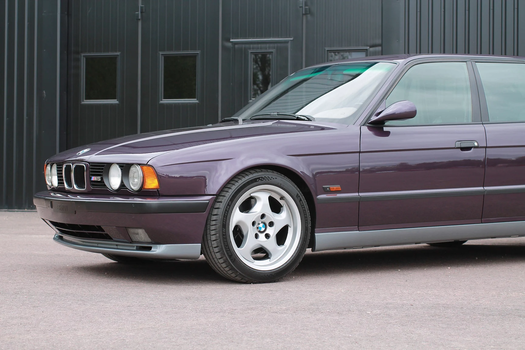 Exteriörbild på 1993 BMW M5 Touring 3.8 Manual (2)