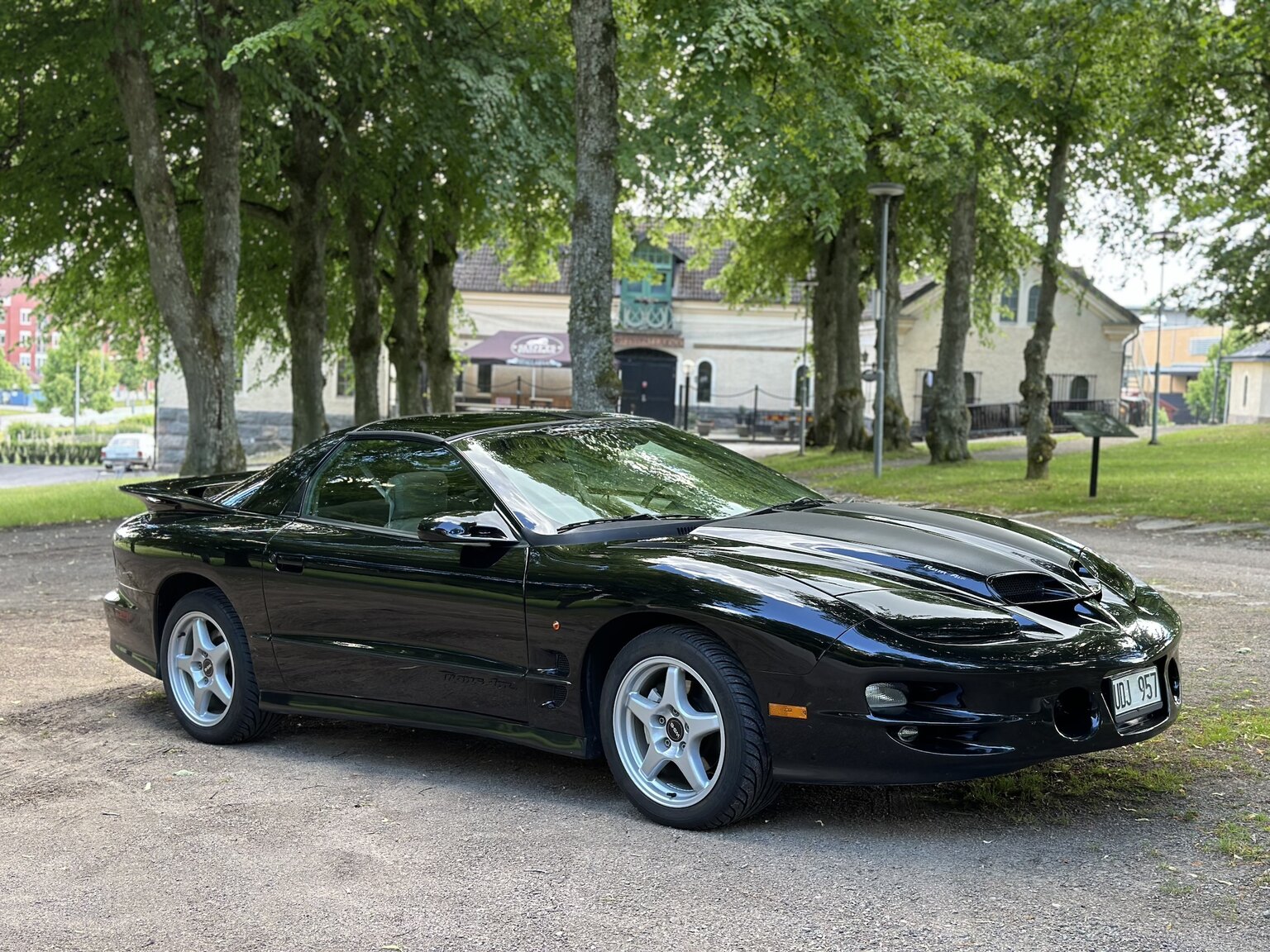 Exteriörbild på 2000 Pontiac TransAm Firebird (1)
