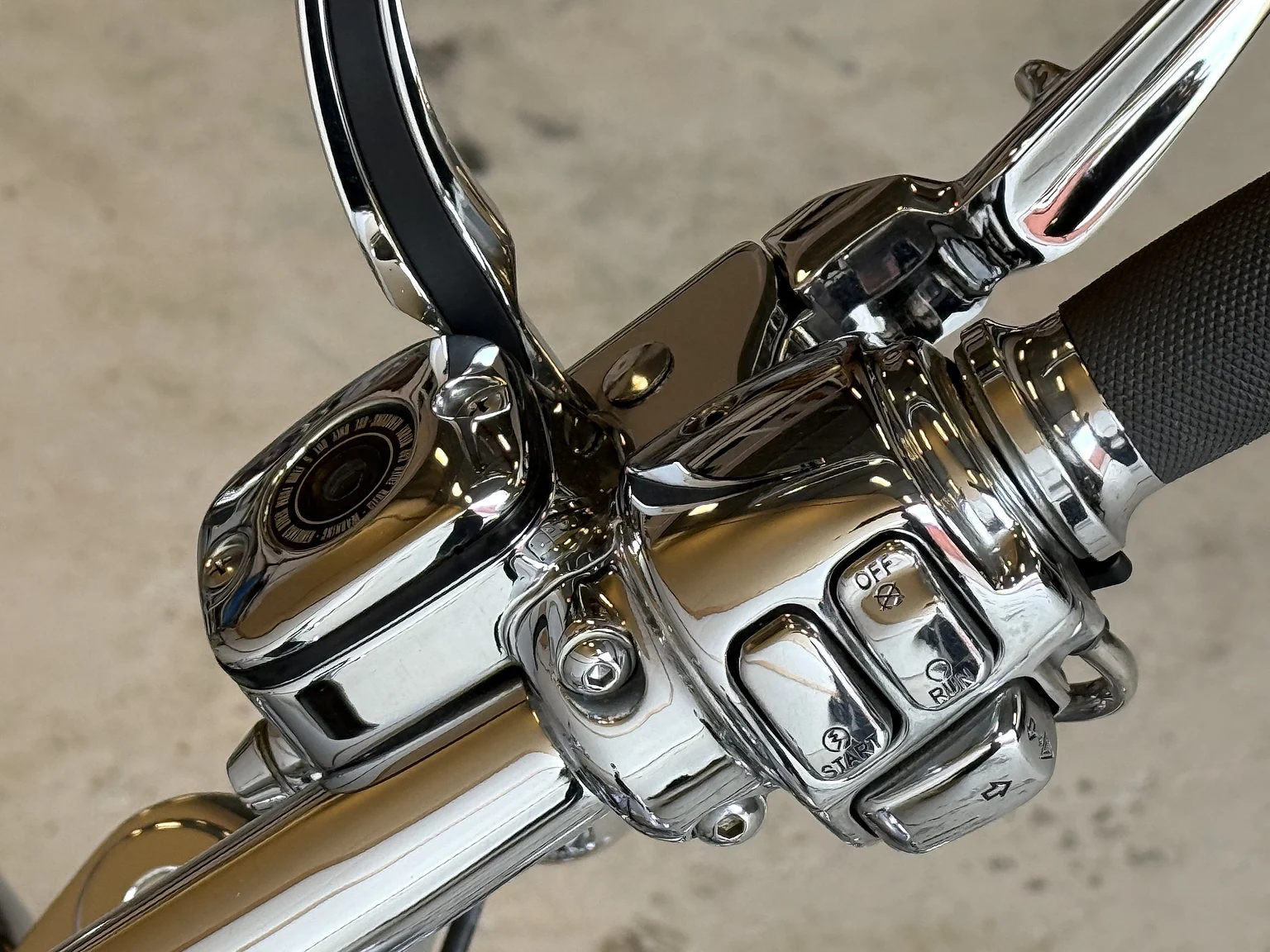 Aussenfoto 1999 Harley-Davidson Fxst Softail (26)