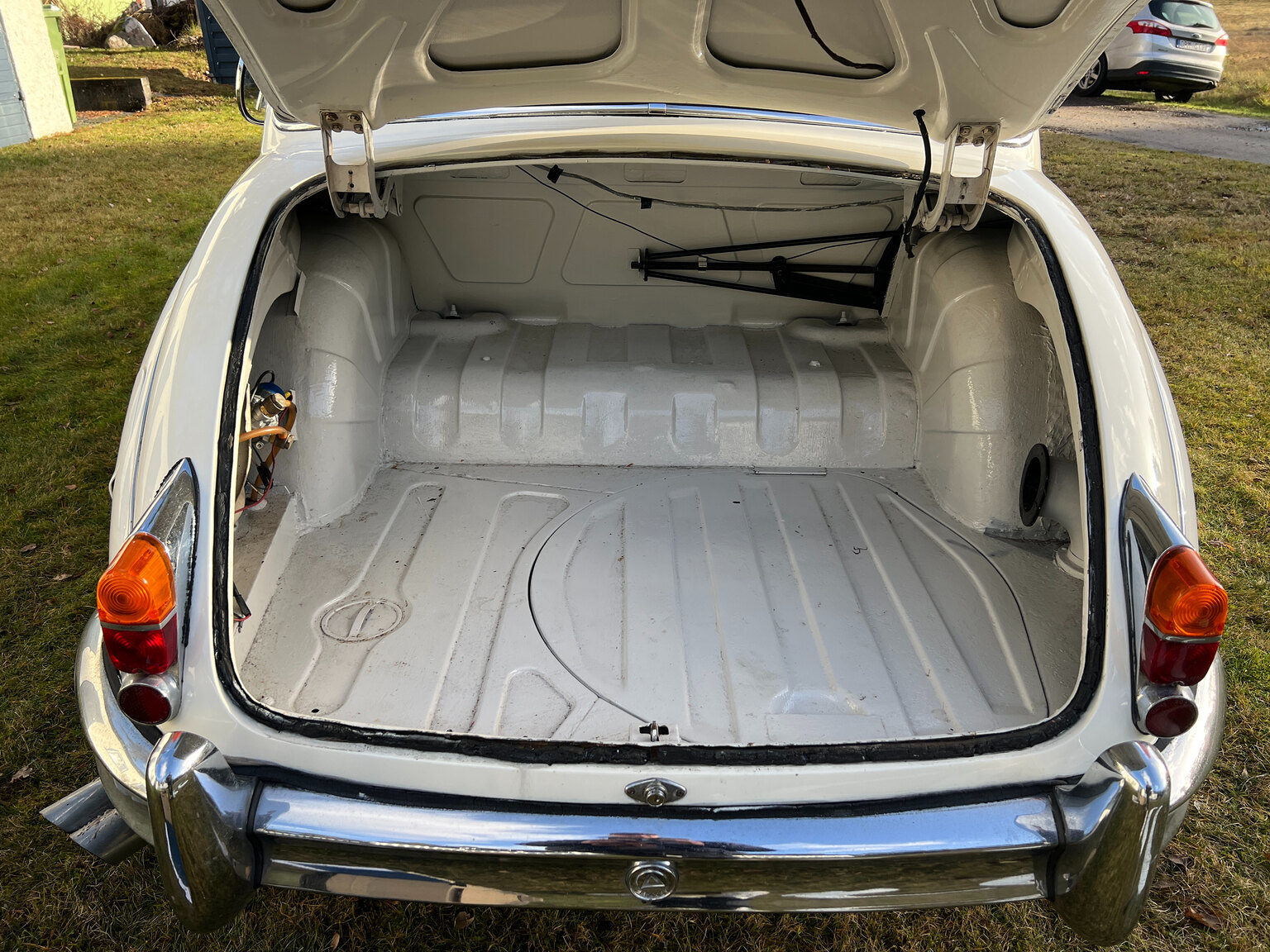 Interior image of 1963 Jaguar Mark II 3.8 Litre