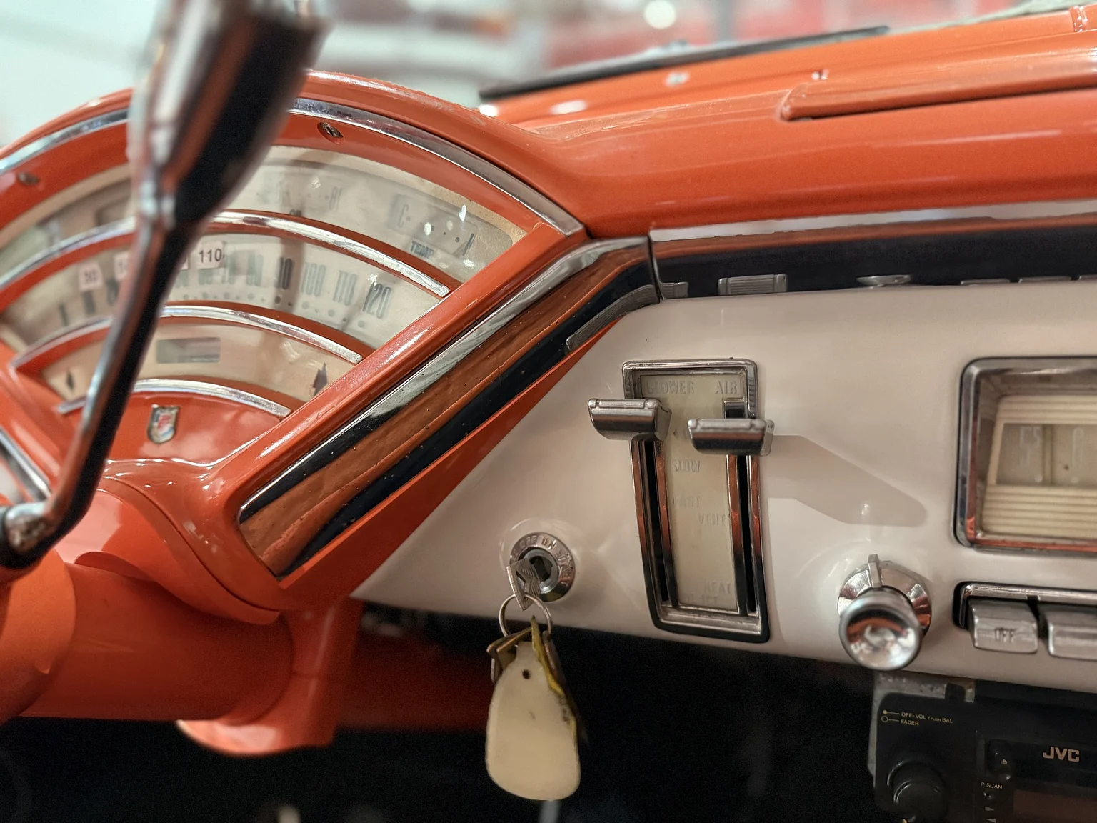 Innenraumfoto von 1956 Mercury Montclair Sport Sedan (21)