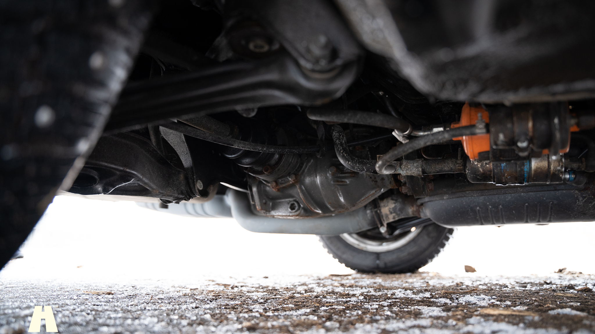 Image of 1990 Mercedes 300 CE-24 mechanics