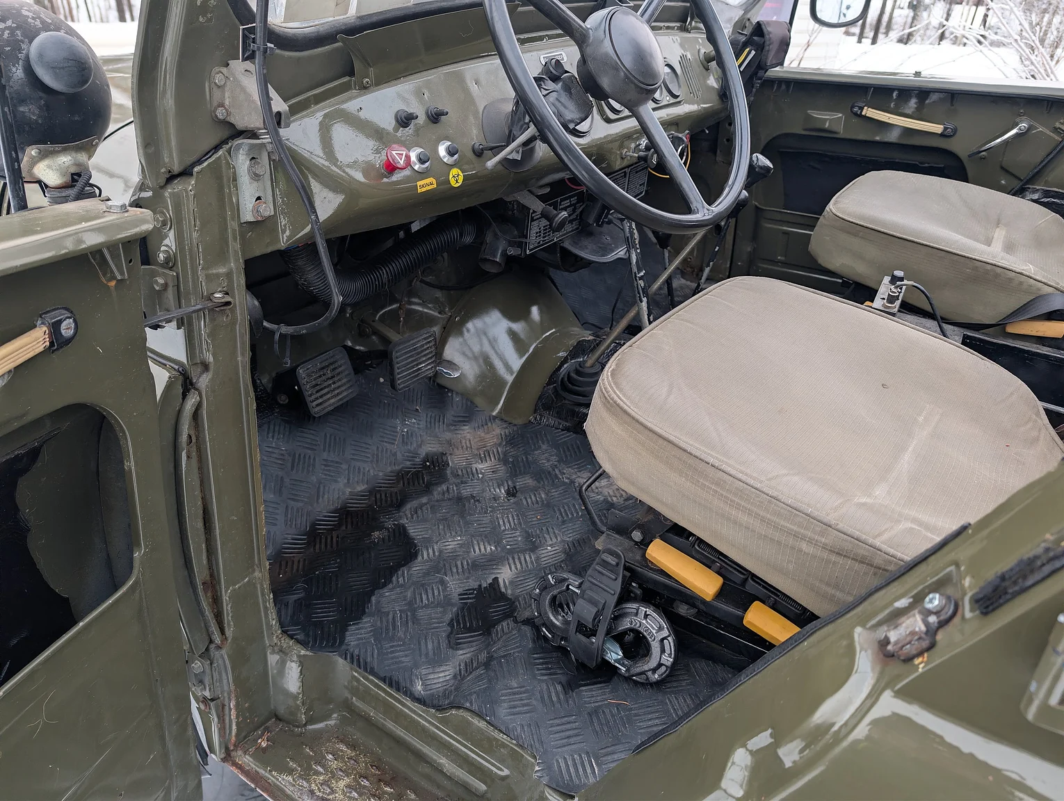 Interior image of 1973 UAZ 469 2.9 (4)