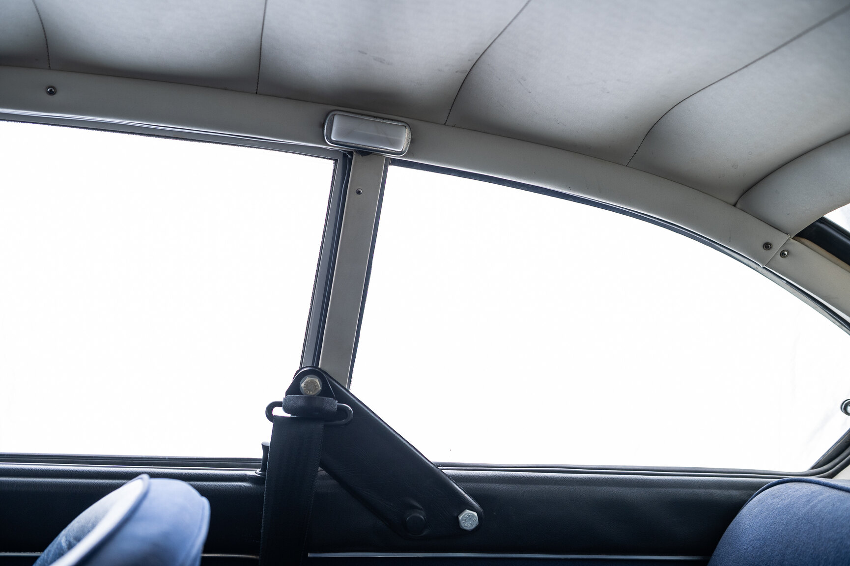 Interior image of 1965 Lancia Flavia Coupé