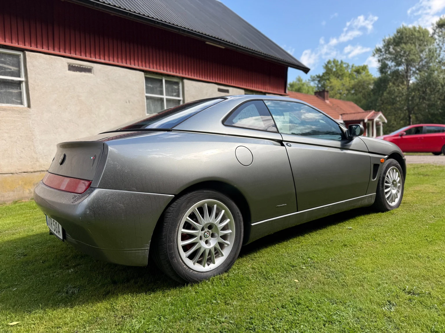 Exterior image of 1997 Alfa Romeo GTV (10)