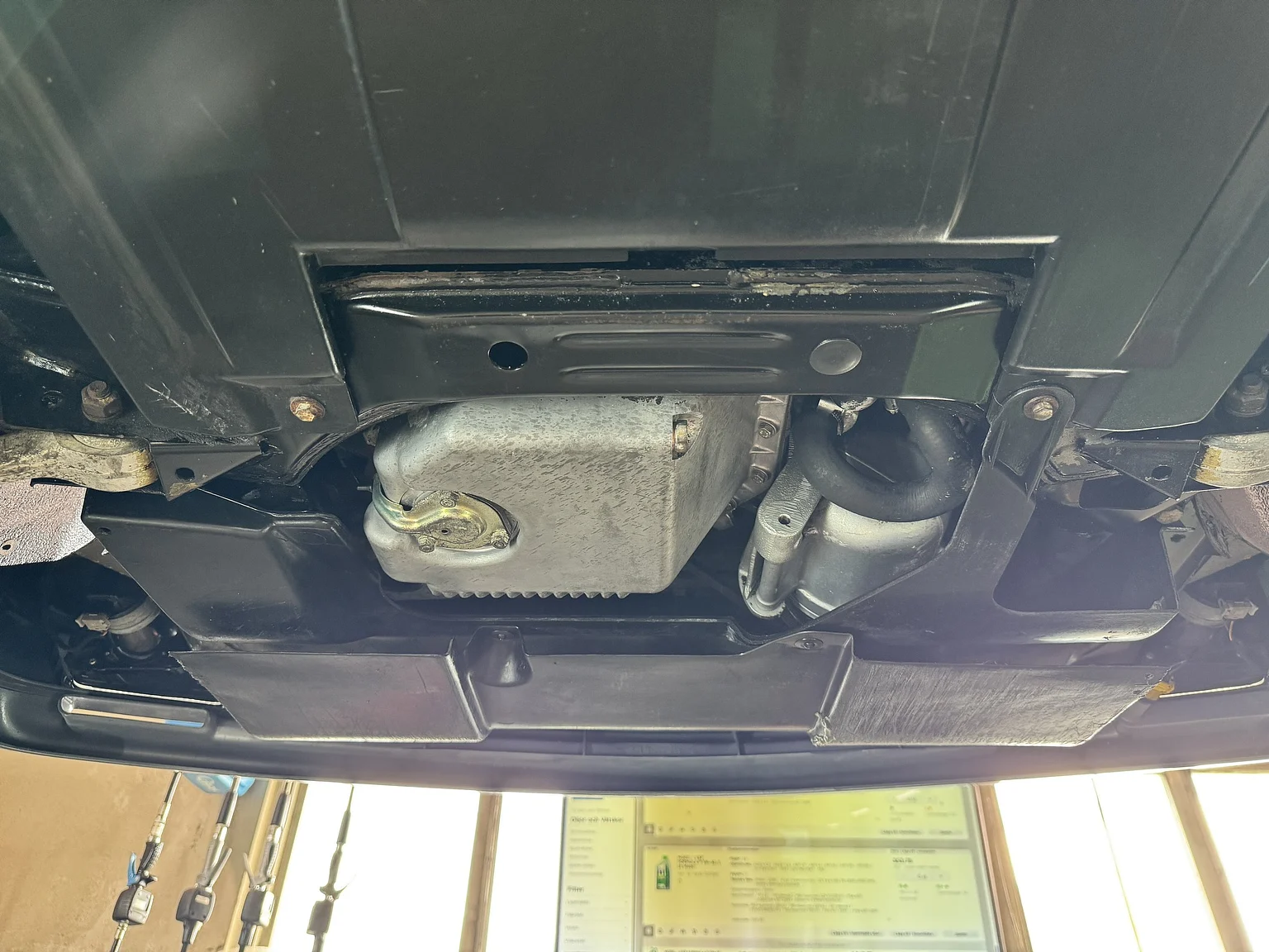 Image of 1993 BMW M5 Touring 3.8 Manual (52) mechanics