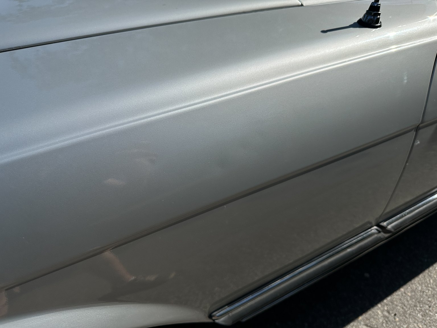 Exterior image of 1972 Mercedes-Benz 350 SL