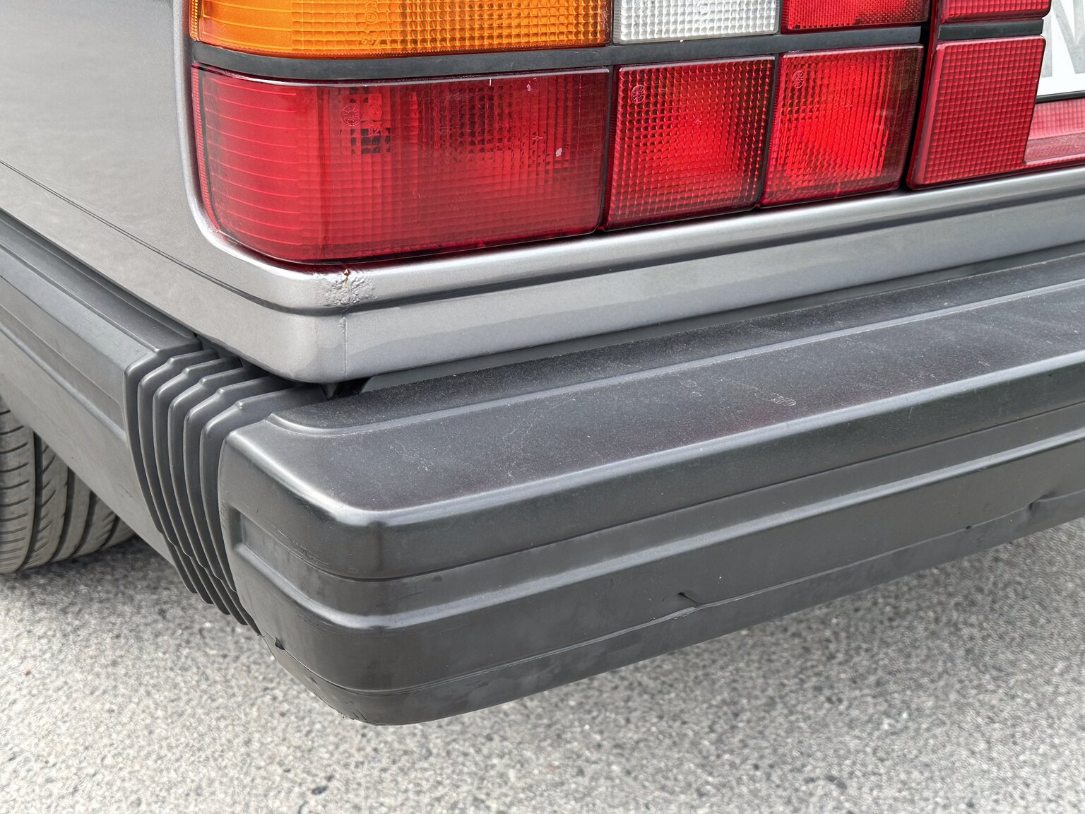 Exteriörbild på 1988 Volvo 740 Turbo