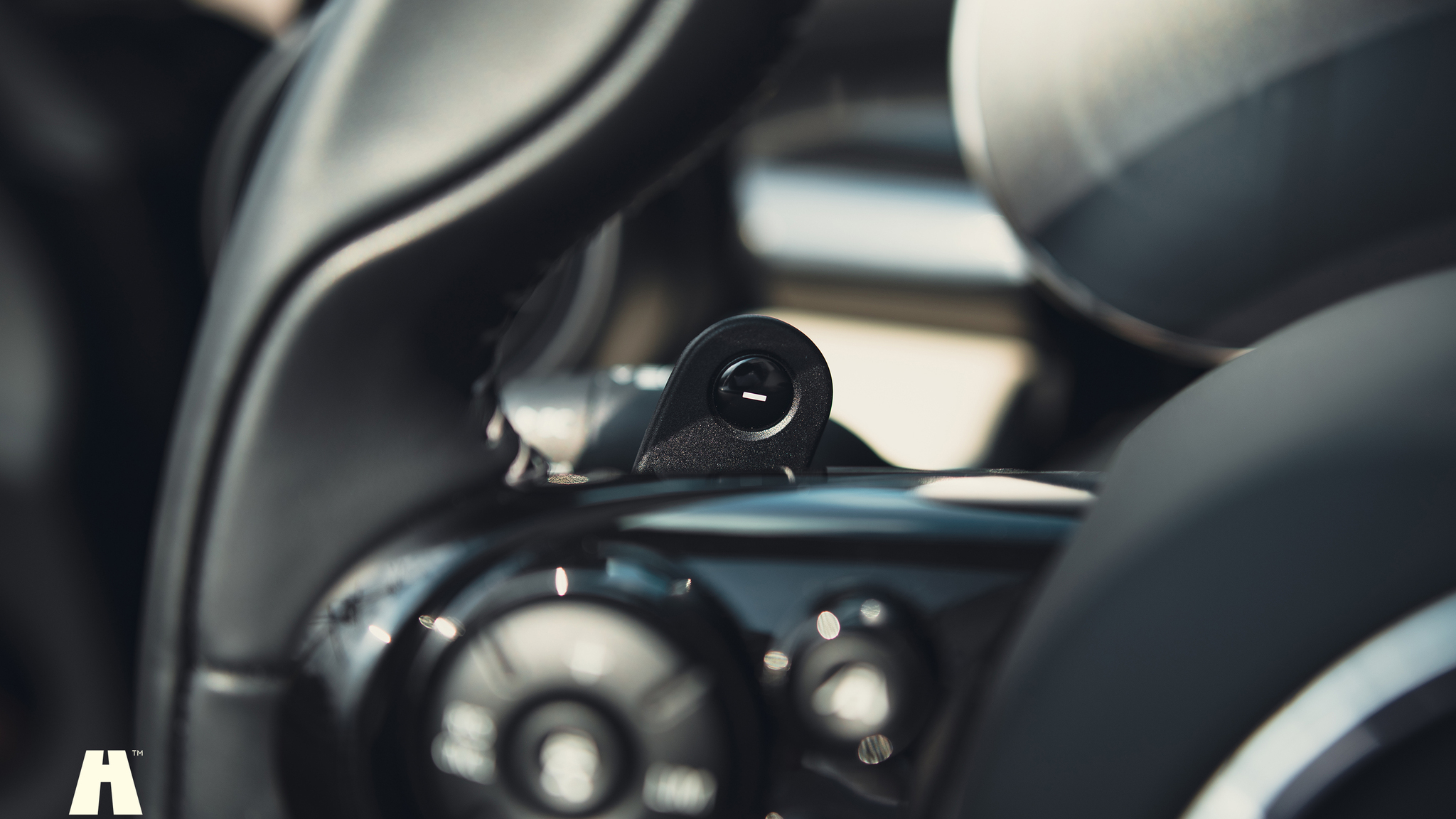 Innenraumfoto von 2021 Mini John Cooper Works Cabriolet  (39)