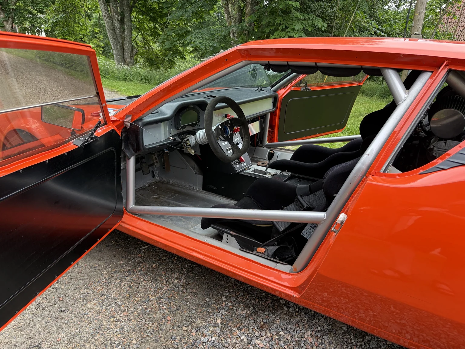 Innenraumfoto von 1972 De Tomaso Pantera LS Restomod (10)