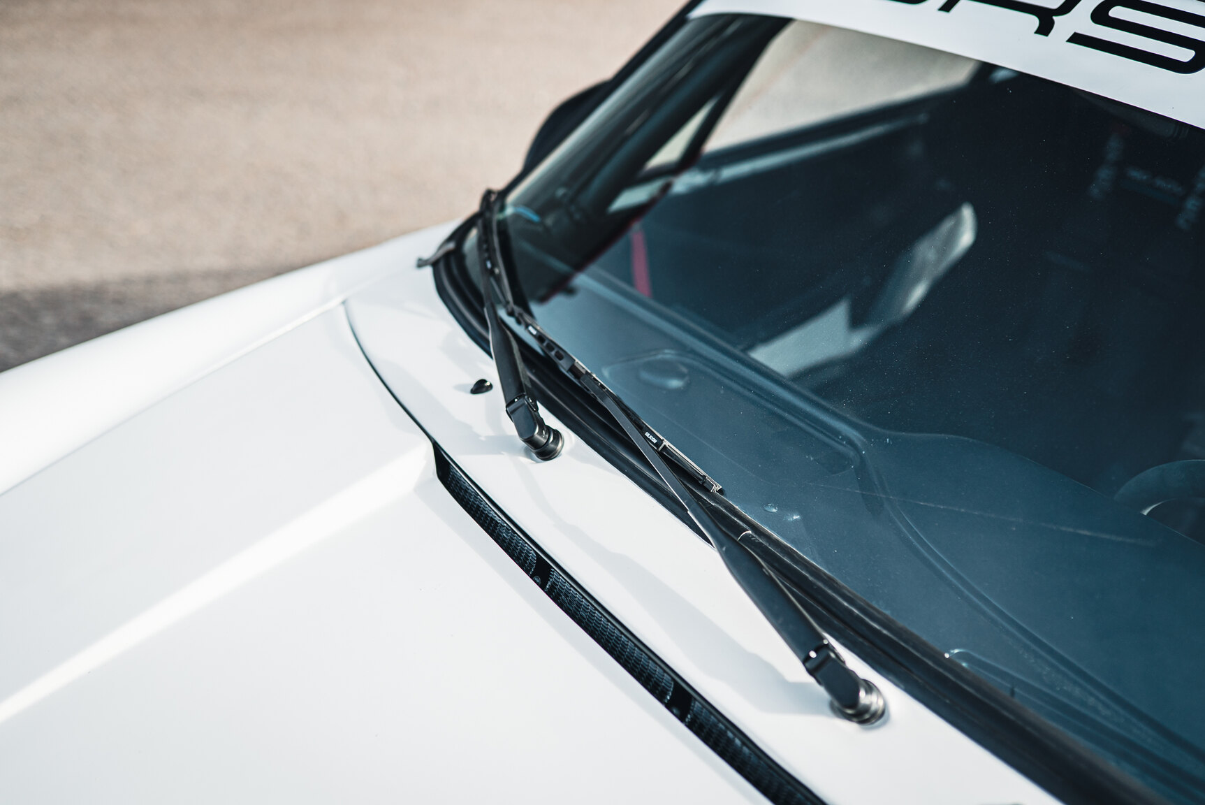 Exteriörbild på 1977 Porsche 911 RSR Rallycar