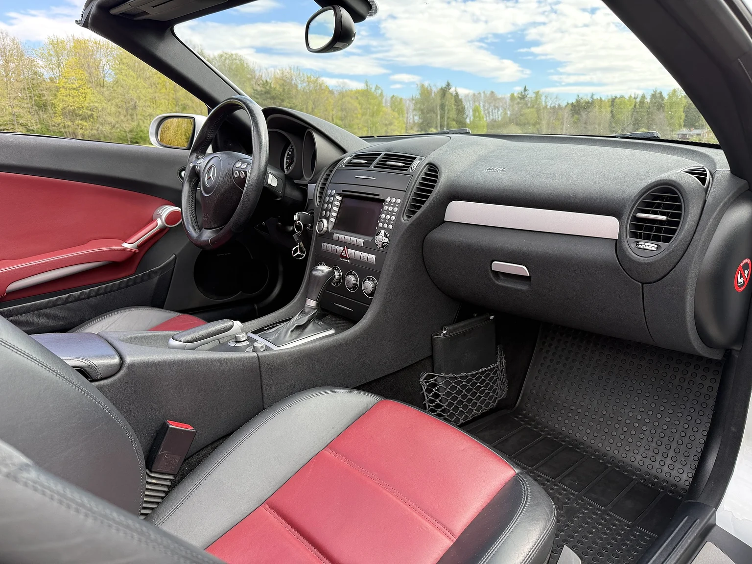 Innenraumfoto von 2005 Mercedes-Benz SLK 55 (40)