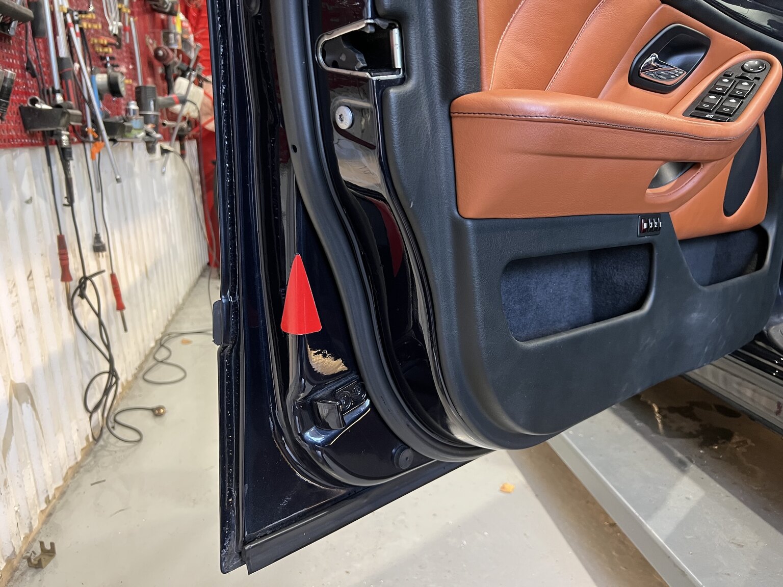 Interior image of 2003 BMW 540i Touring