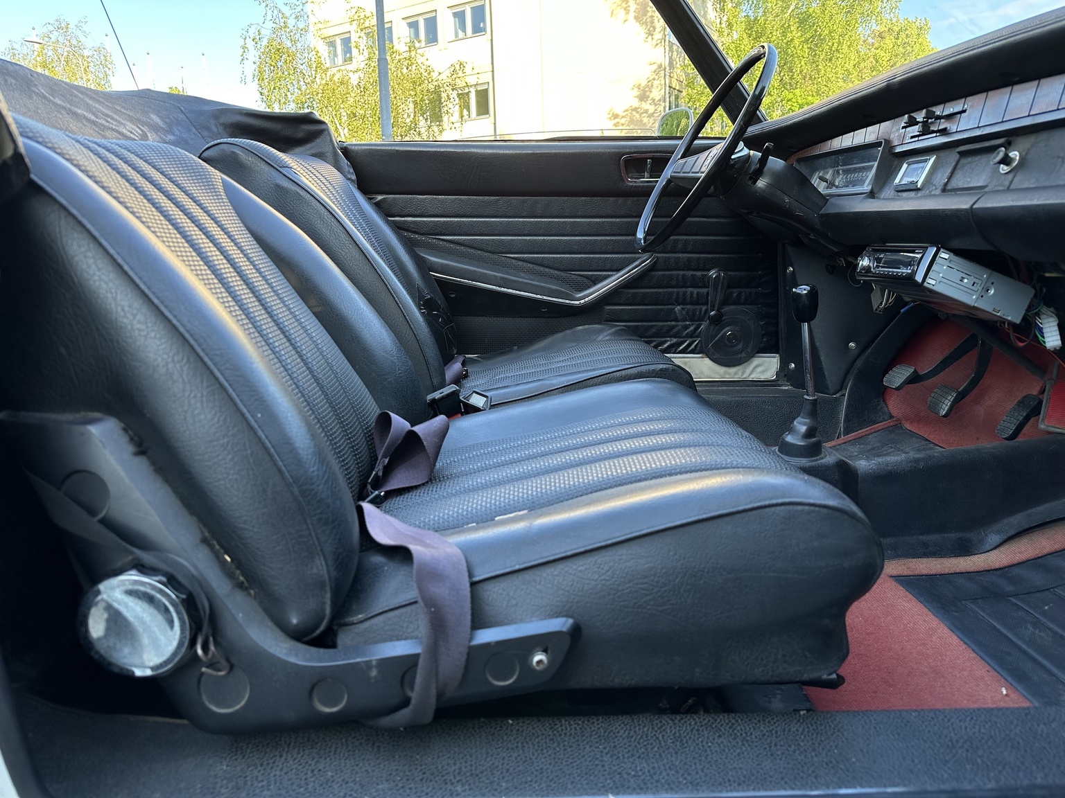 Innenraumfoto von 1970 Peugeot 304 Cabriolet