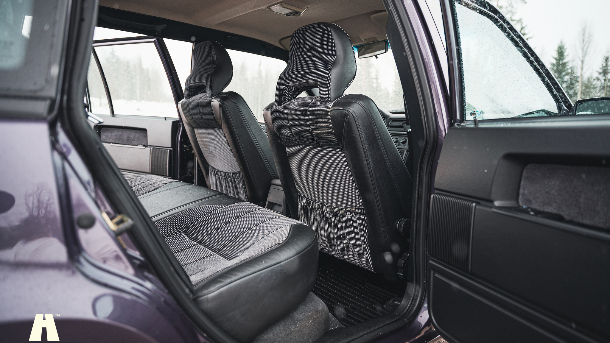 Interior image of 1995 Volvo 940 SE