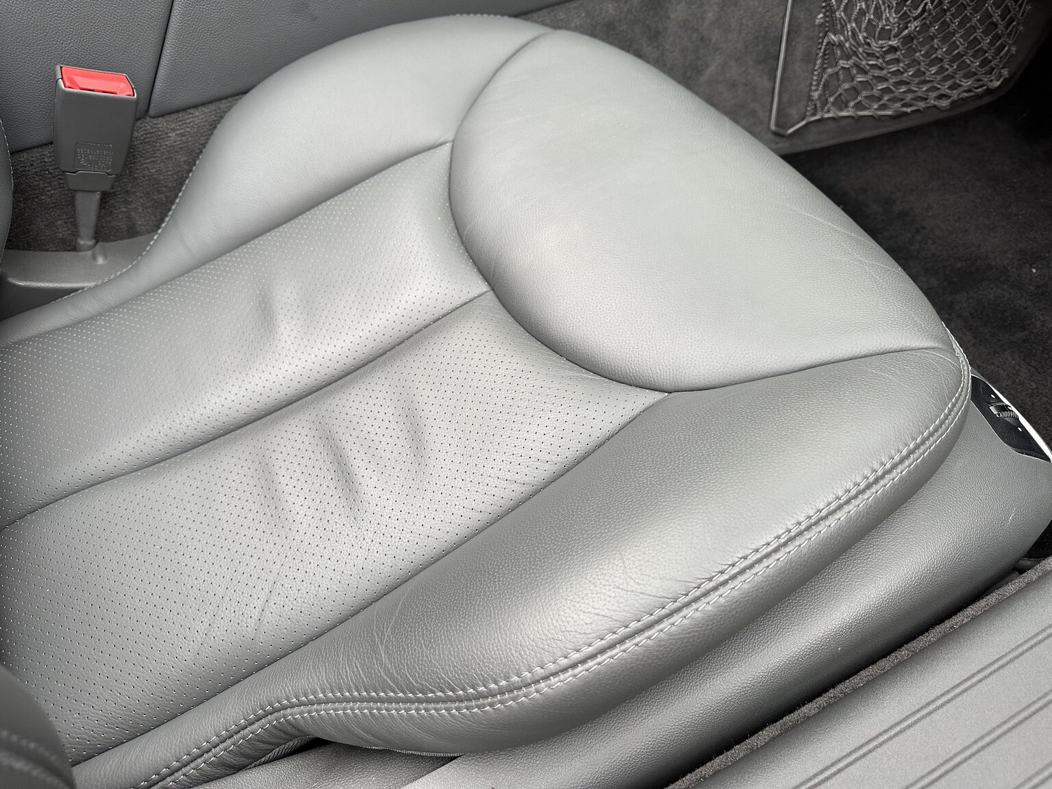 Interior image of 2005 Mercedes-Benz SL 350