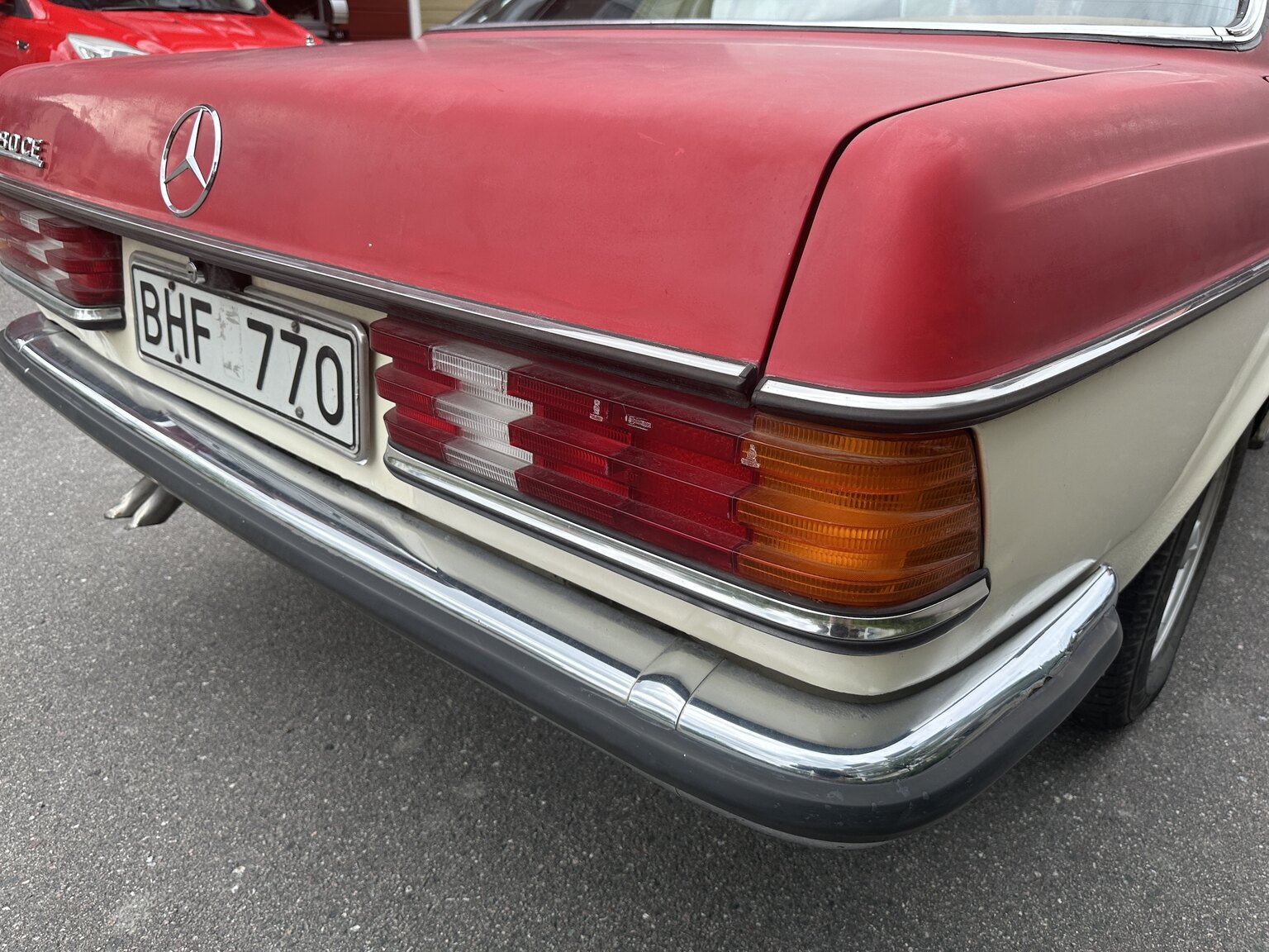 Exteriörbild på 1977 Mercedes-Benz 280 CE