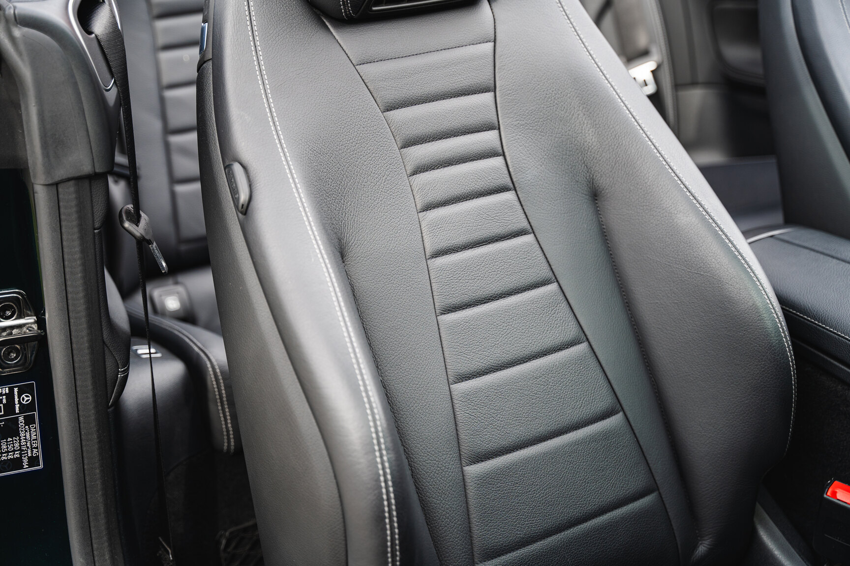 Interiörbild 2019 Mercedes-Benz E300 Cabriolet