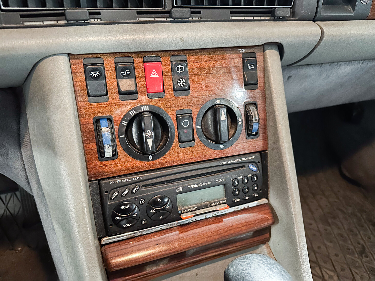 Innenraumfoto von 1985 Mercedes-Benz 500 SEL