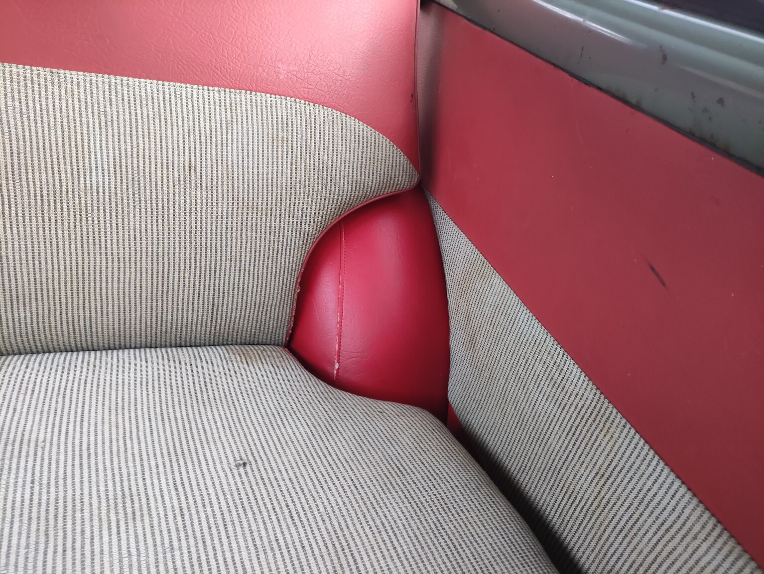 Interior image of 1960 Volvo P210 Duett