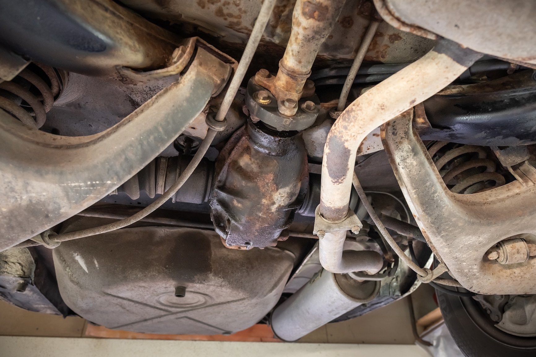 Image of 1985 Mercedes-Benz 200 Automatic mechanics