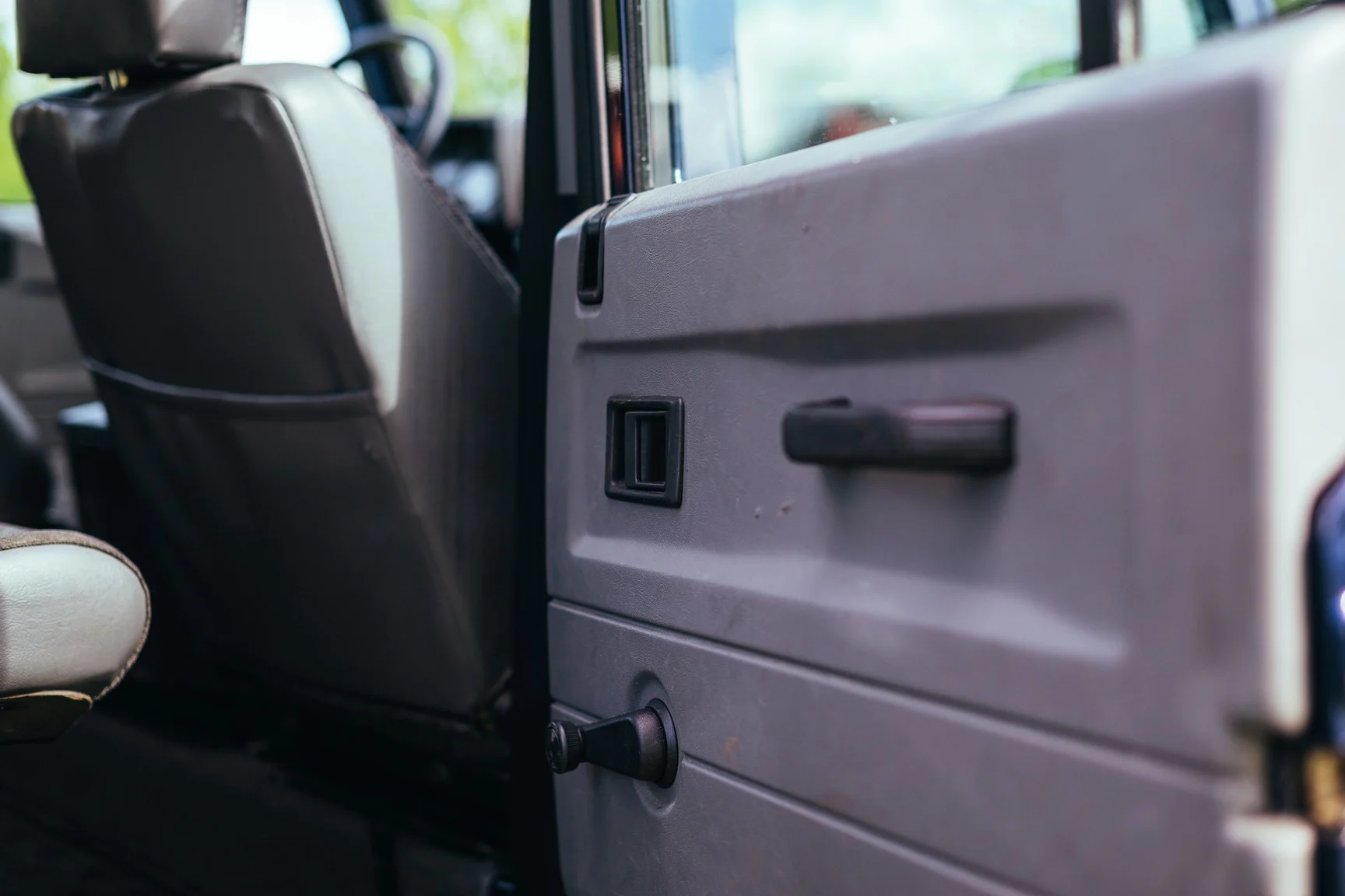 Innenraumfoto von 2002 Land Rover Defender 110 Kombi Td5 (42)