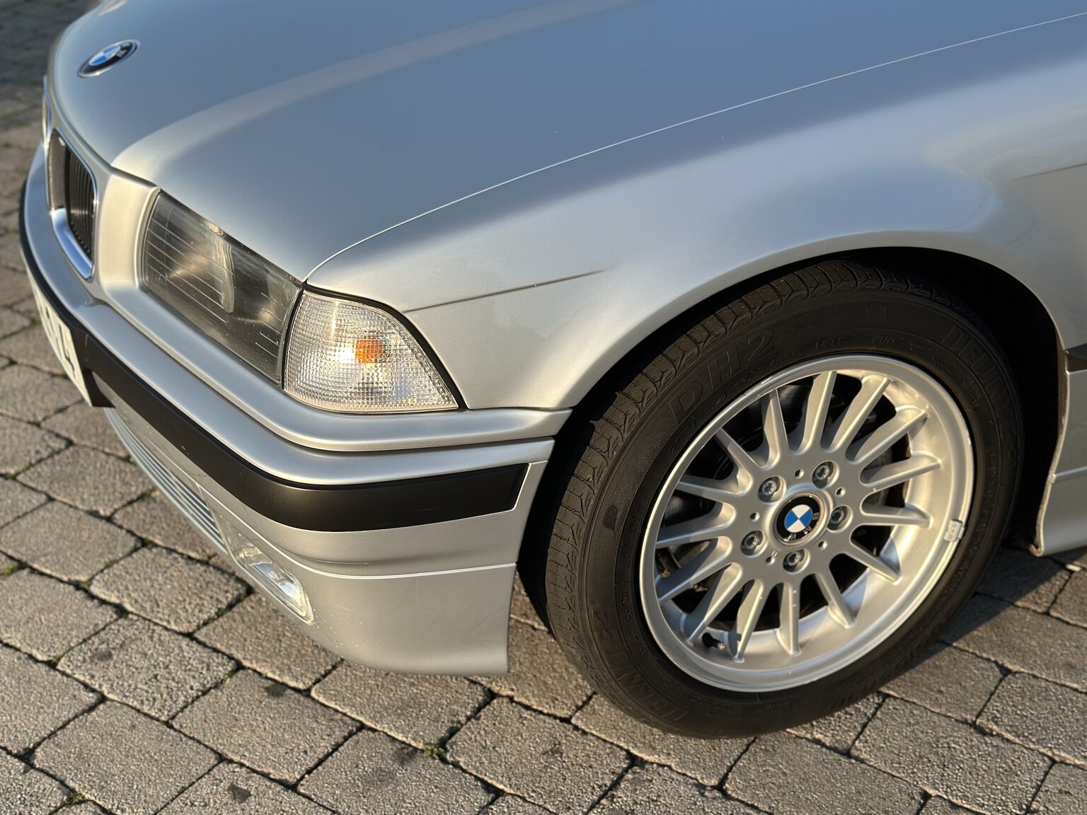 Exteriörbild på 1993 BMW 325i Convertible