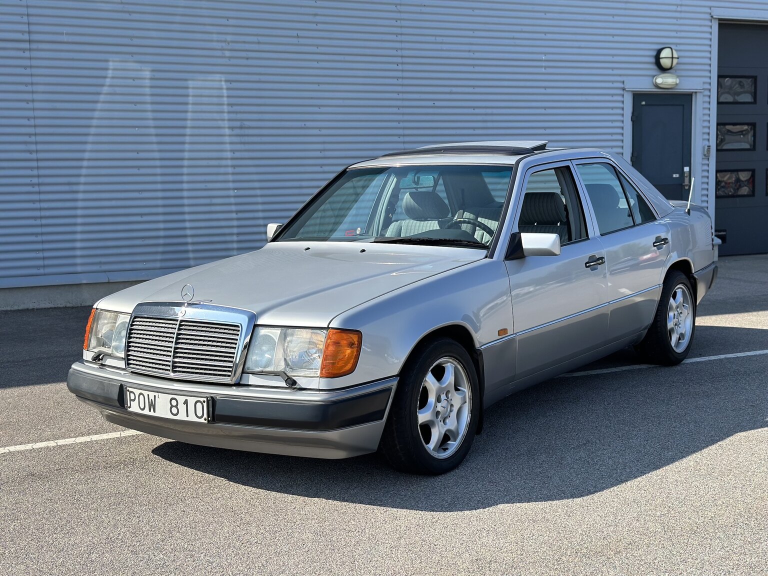 Exterior image of 1992 Mercedes-Benz 250D