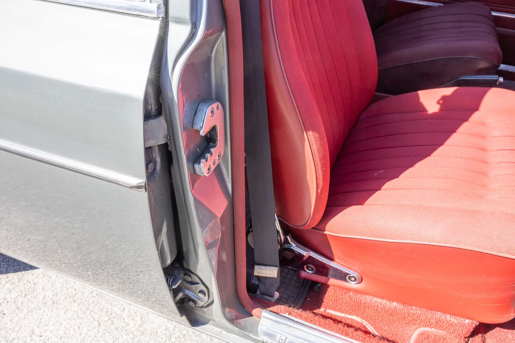 Interior image of 1970 Opel Admiral Admiral (106)