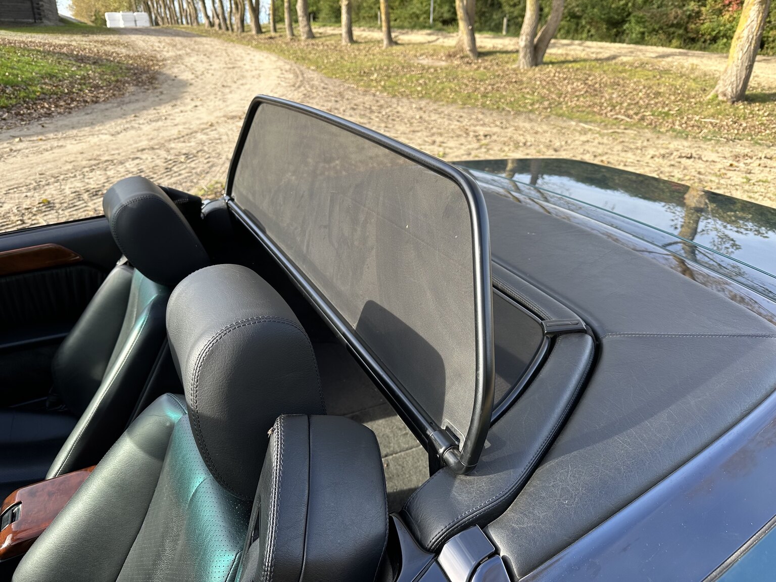 Exteriörbild på 1995 Mercedes-Benz SL 500 (31)