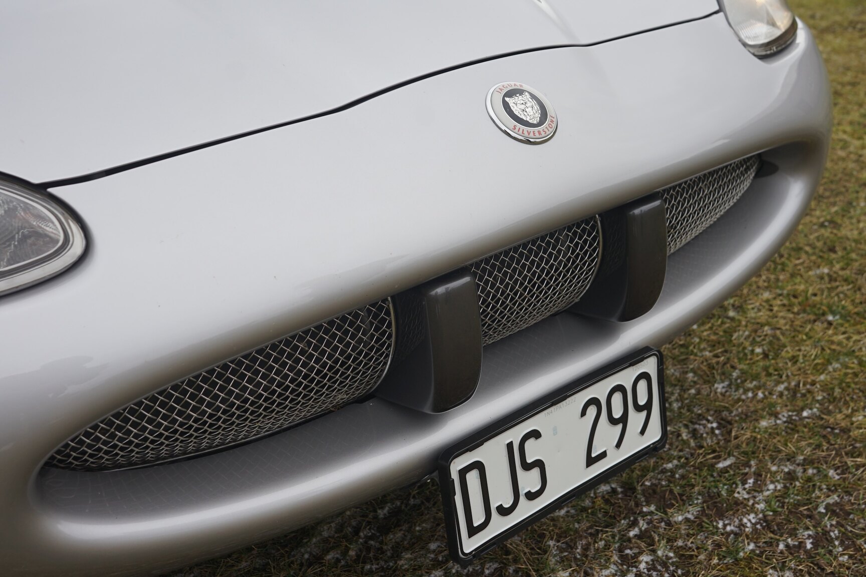 Exteriörbild på 2001 Jaguar XKR Silverstone