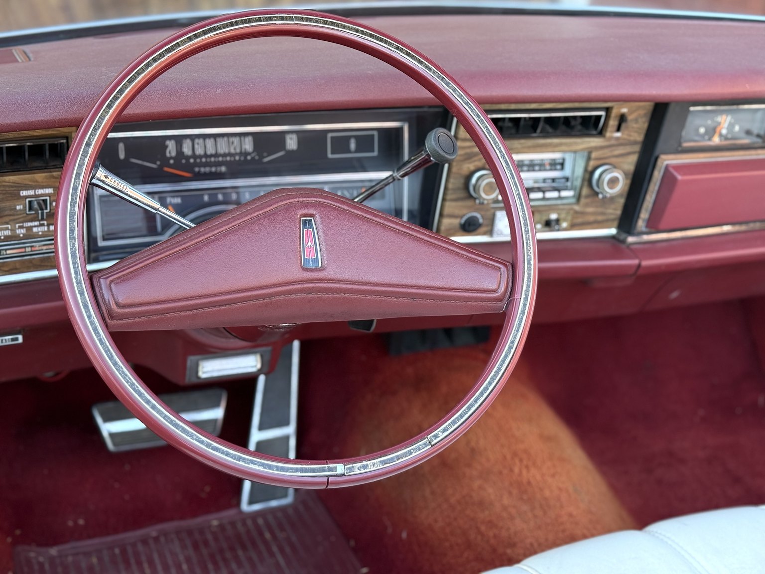 Interiörbild 1975 Oldsmobile Delta 88