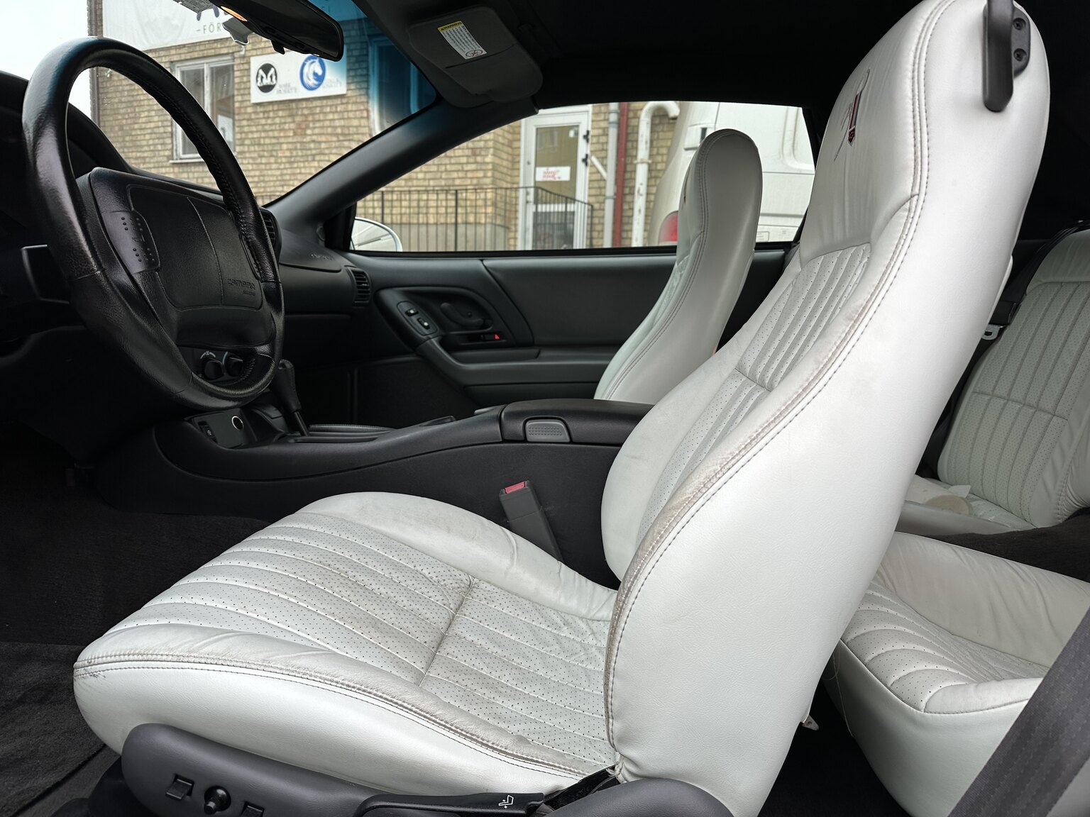 Interiörbild 1997 Chevrolet Camaro Z28 30th Anniversary